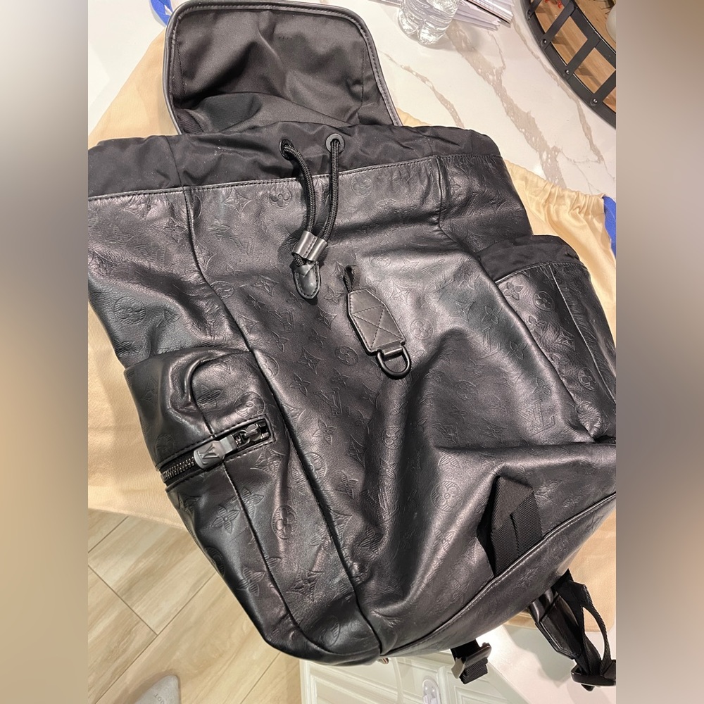 Louis Vuitton discovery backpack - used like new